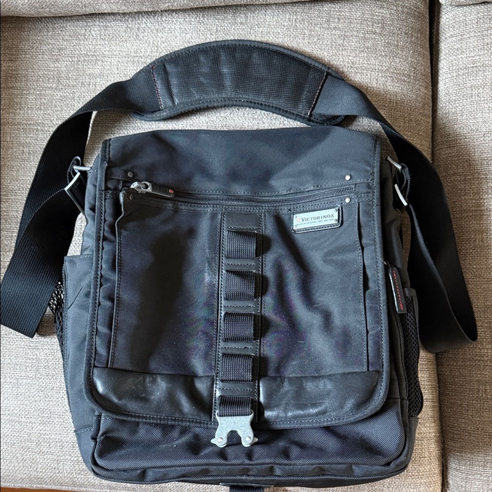 Victorinox Charcoal Men's Messenger Bag